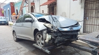 Duerme al volante y choca