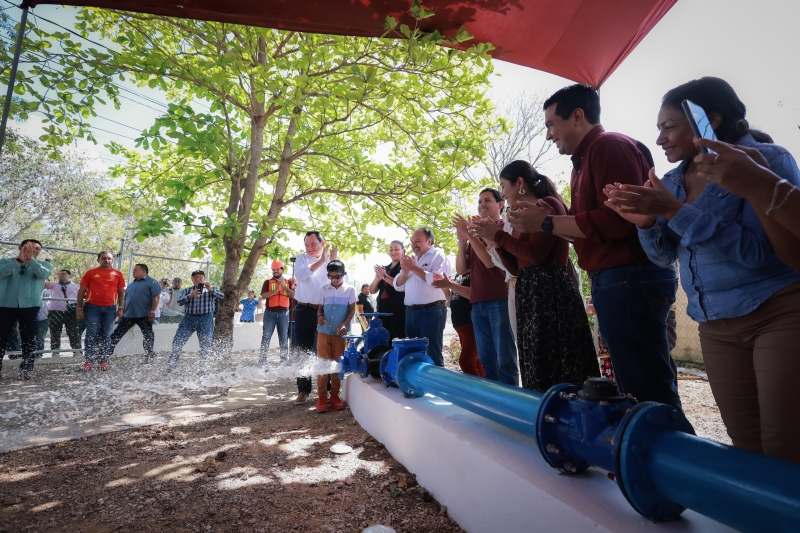 Mejoran servicio de agua potable en el sur de Mérida