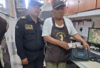 Recuperan malet&iacute;n con dinero extraviado en la Mulsay