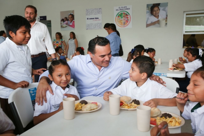 Entrega Renán Barrera comedor escolar