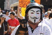 Marchan en silencio contra la represi&oacute;n