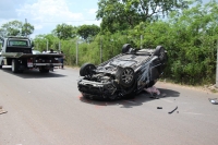 Conductora sufre siniestro vial en Um&aacute;n