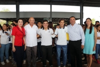 Entregan becas &ldquo;Benito Ju&aacute;rez&rdquo; a estudiantes de la Preparatoria Uno