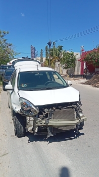 Conductor pierde el control tras esquivar bidón