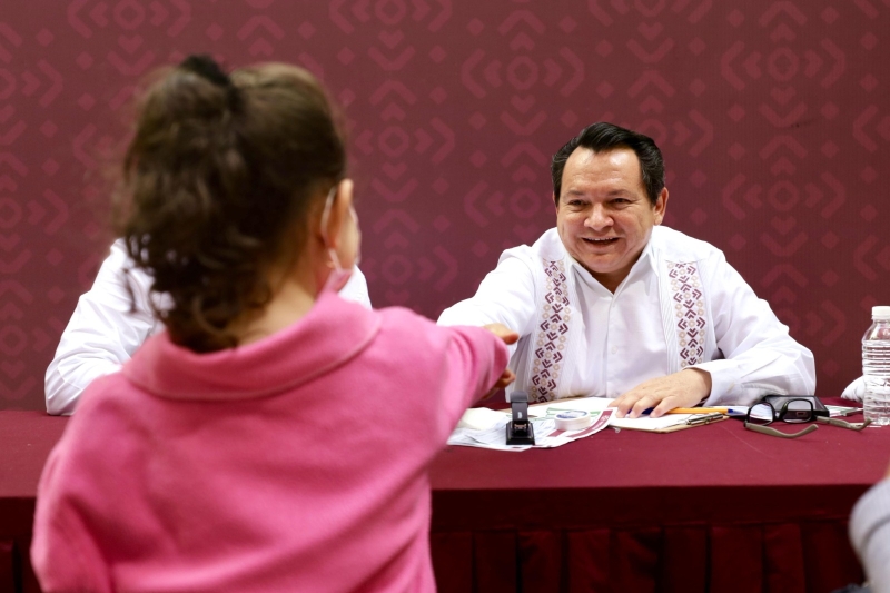 Realiza Díaz Mena audiencia publica