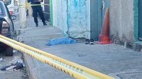 Hombre pierde la vida en vía pública