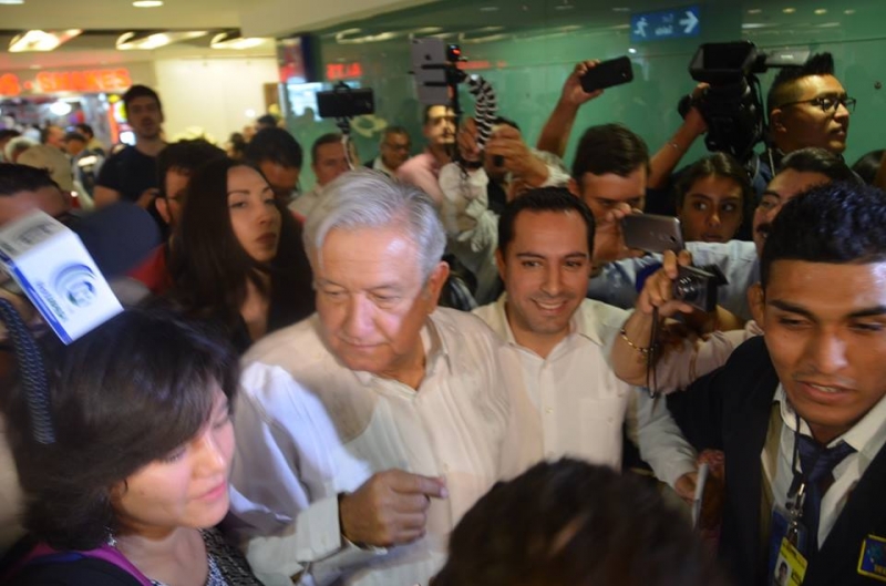 Accidentado arribo de AMLO a Yucatán