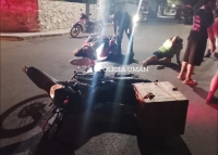 Choque de motocicletas deja da&ntilde;os materiales