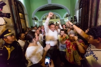 Adi&oacute;s a Zapata, mandatario abandona Palacio de Gobierno