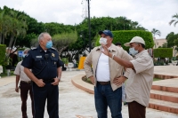 Supervisa Ren&aacute;n Barrera reapertura de Plaza Grande