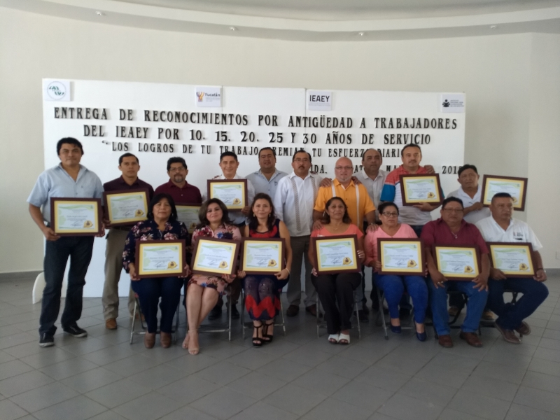 Reconocen labor de trabajadores del Ieaey
