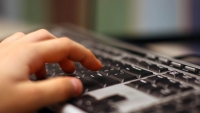 Internet, principal medio donde j&oacute;venes buscan informaci&oacute;n sobre sexualidad