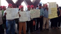 Campesinos bloquean el Aeropuerto de M&eacute;rida