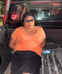 Mujer detenida por agredir a adolescente