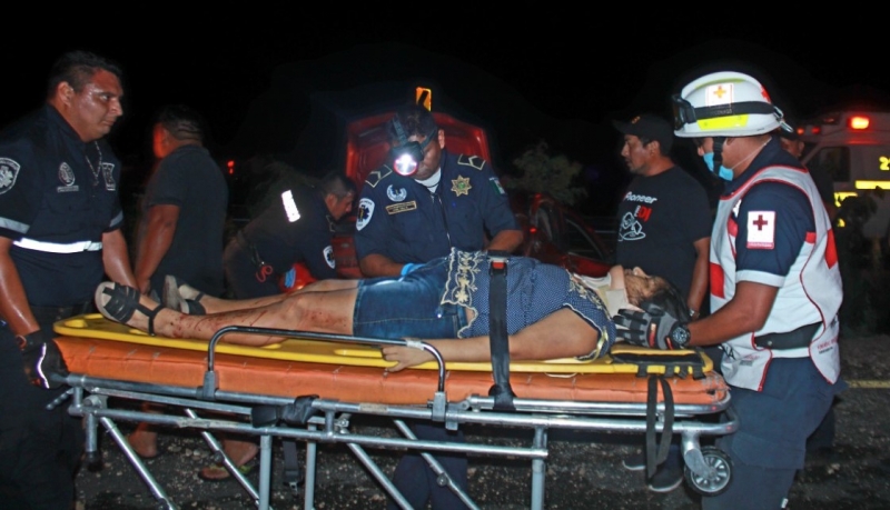 Madre de familia muere en aparatoso choque