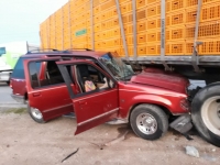 Munense sale ileso tras accidente en la v&iacute;a Um&aacute;n-Xtep&eacute;n
