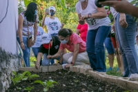 Gaby Cejudo promueve creaci&oacute;n de huertos de traspatio