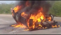 Veh&iacute;culo arde en llamas tras accidentarse&nbsp;