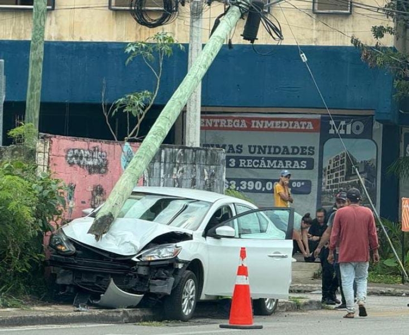 Atropella a peatón y choca