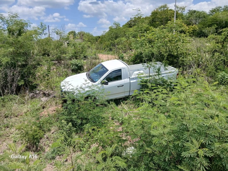 Camioneta protagoniza accidente en la Mérida-Muna