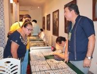 Llegan m&aacute;s de tres mil monedas y estampillas antiguas