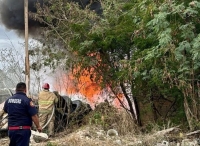 Arde depósito de llantas