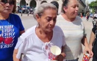 Dan seguimiento m&eacute;dico a do&ntilde;a Josefina
