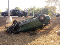 Se registra aparatosa volcadura en Perif&eacute;rico